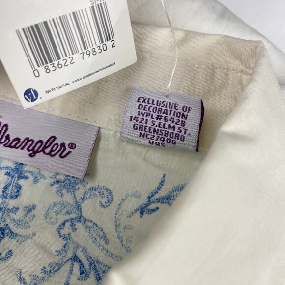 NWT NOS Wrangler Women's Embroidered Button Up Snap Shirt Size Medium - Picture 16 of 16